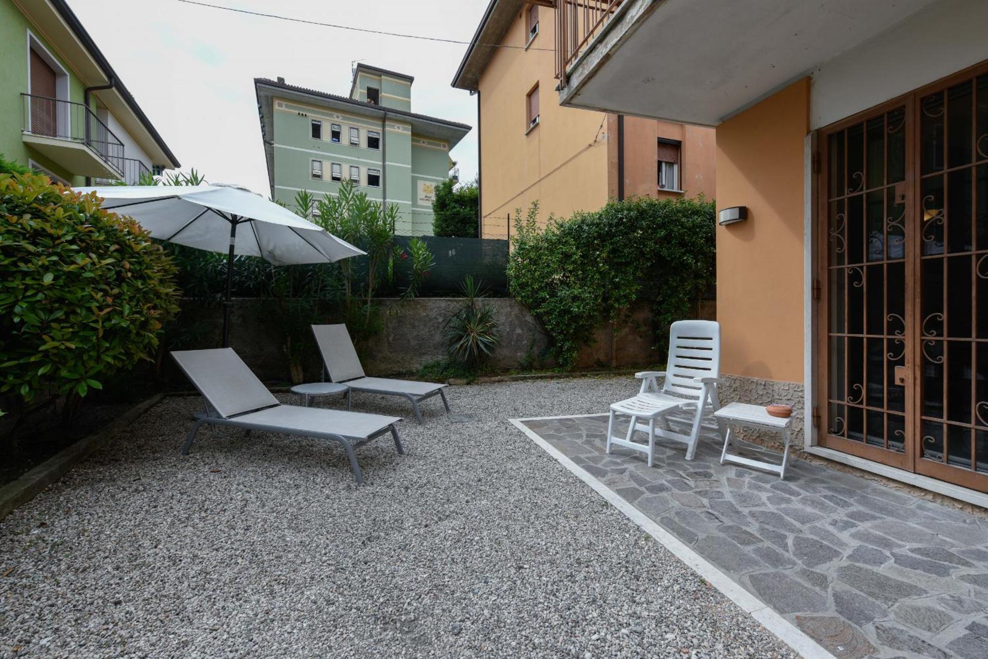 Garden Apartment Бардоліно Екстер'єр фото